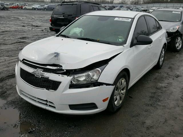 1G1PA5SG1D7298180 - 2013 CHEVROLET CRUZE LS WHITE photo 2