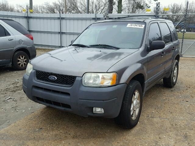 1FMYU03124DA23737 - 2004 FORD ESCAPE XLT GRAY photo 2