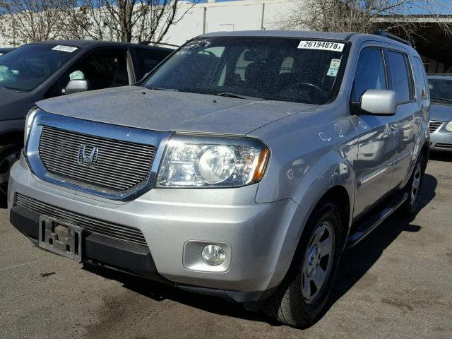 5FNYF3H50BB020854 - 2011 HONDA PILOT EXL SILVER photo 2