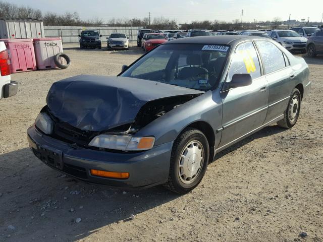 1HGCD5685VA175682 - 1997 HONDA ACCORD VAL GREEN photo 2