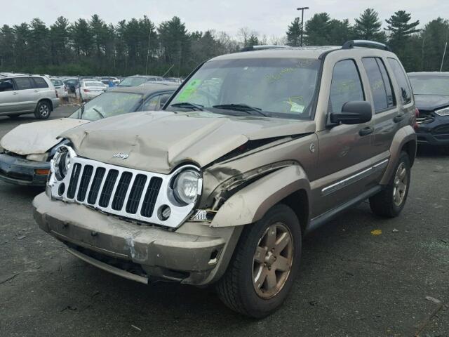 1J4GL58K15W621206 - 2005 JEEP LIBERTY LI BEIGE photo 2