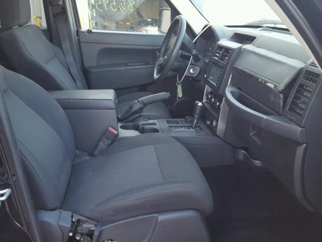 1J8GN28K29W553592 - 2009 JEEP LIBERTY SP BLACK photo 5