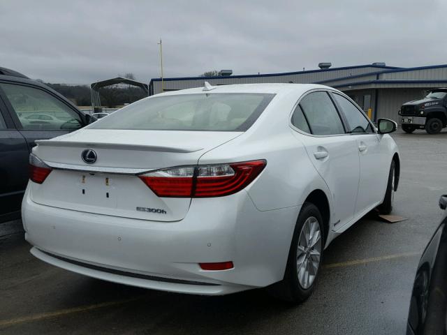 JTHBW1GG6E2052291 - 2014 LEXUS ES 300H WHITE photo 4