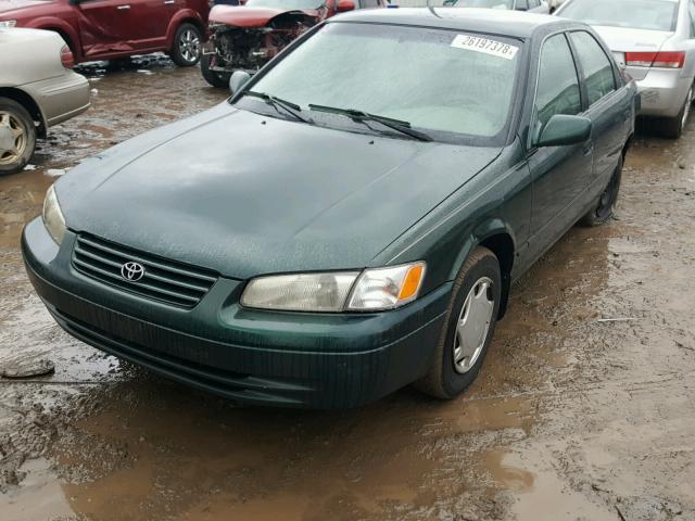 4T1BG22KXXU899253 - 1999 TOYOTA CAMRY CE GREEN photo 2