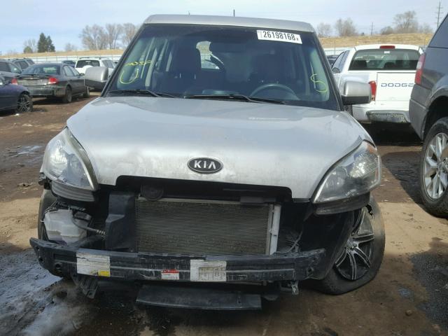 KNDJT2A52C7352980 - 2012 KIA SOUL SILVER photo 9