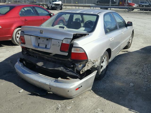 1HGCD5600VA127825 - 1997 HONDA ACCORD SE GOLD photo 4