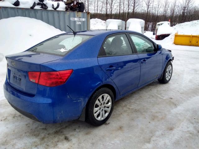 KNAFT4A28D5645736 - 2013 KIA FORTE LX BLUE photo 4