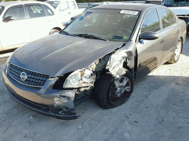 1N4AL11D35C139358 - 2005 NISSAN ALTIMA S GRAY photo 2