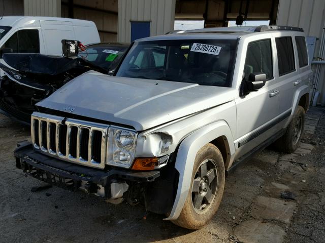 1J8HG48KX7C686190 - 2007 JEEP COMMANDER SILVER photo 2