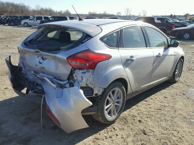 1FADP3K28HL319322 - 2017 FORD FOCUS SE SILVER photo 4