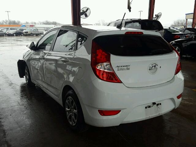 KMHCT5AE5DU138199 - 2013 HYUNDAI ACCENT GLS WHITE photo 3