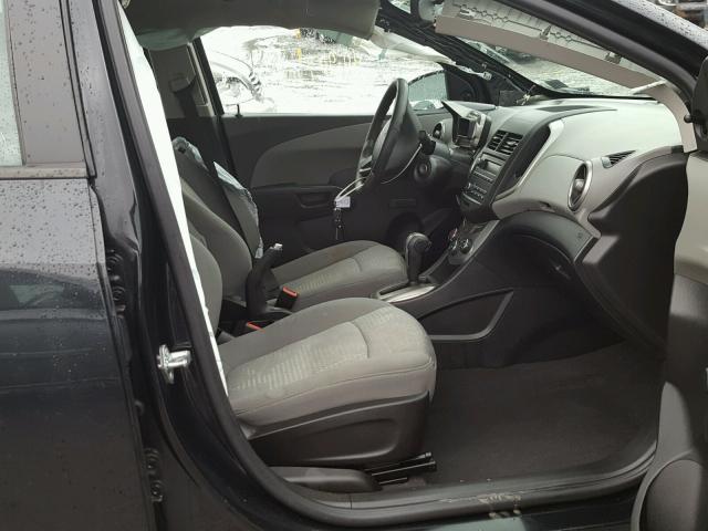 1G1JA5SH8F4170540 - 2015 CHEVROLET SONIC LS 黑色 照片 5