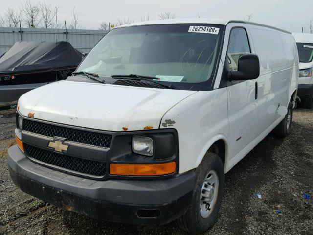 1GCZGUCL0B1168105 - 2011 CHEVROLET EXPRESS G3 WHITE photo 2