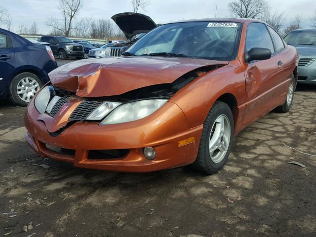 3G2JB12F75S156286 - 2005 PONTIAC SUNFIRE ORANGE photo 2