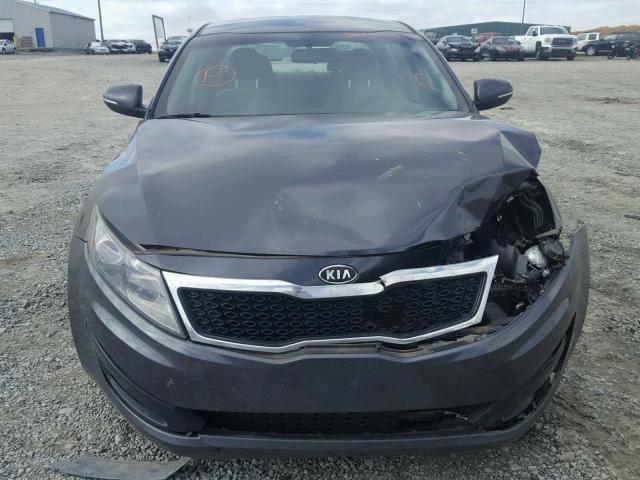 KNAGM4A76B5151319 - 2011 KIA OPTIMA LX GRAY photo 9