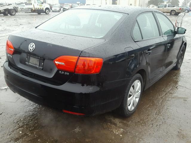 3VWDZ7AJ8BM327573 - 2011 VOLKSWAGEN JETTA SE BLACK photo 4