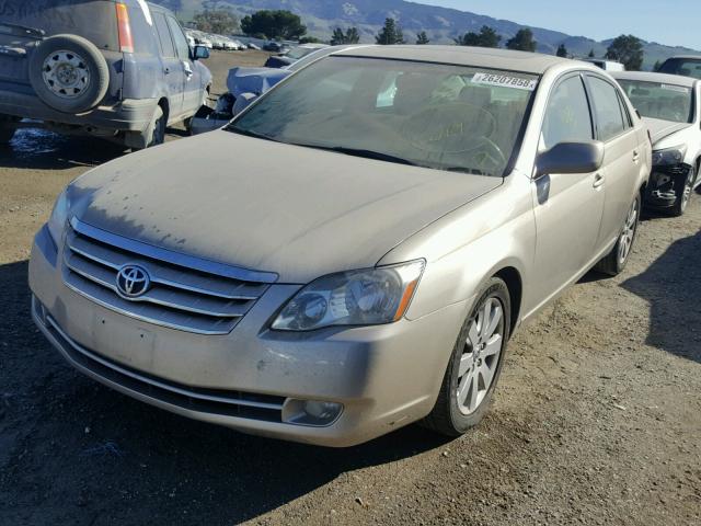 4T1BK36B25U042968 - 2005 TOYOTA AVALON XL TAN photo 2