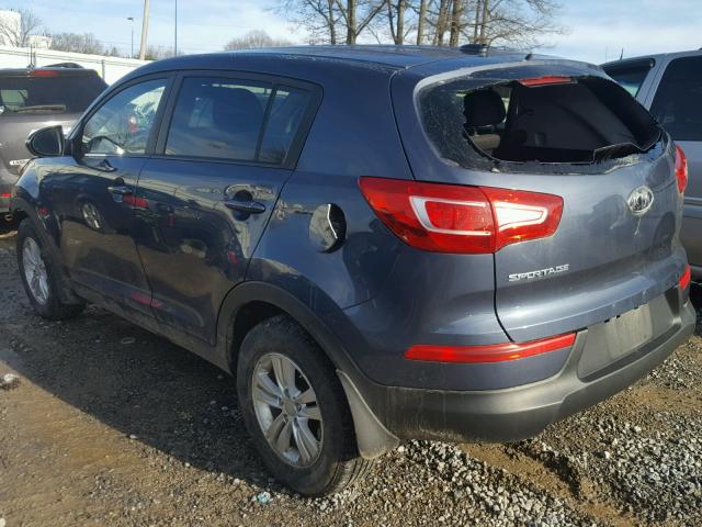 KNDPBCA26B7075466 - 2011 KIA SPORTAGE L BLUE photo 3