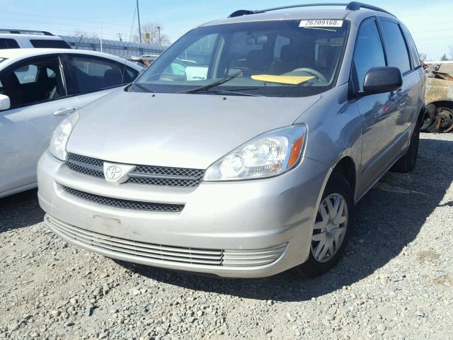 5TDZA23C05S346981 - 2005 TOYOTA SIENNA CE SILVER photo 2