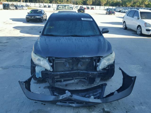 4T1BF3EK0BU190182 - 2011 TOYOTA CAMRY BASE GRAY photo 9