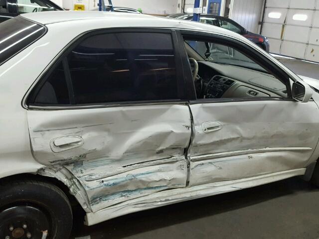 1HGCG165X2A076793 - 2002 HONDA ACCORD EX WHITE photo 9