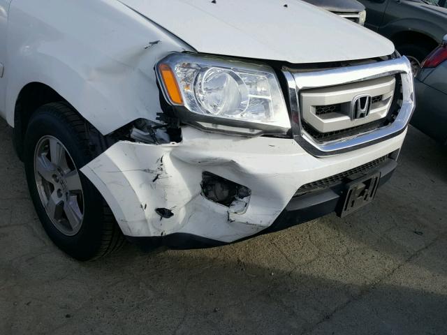 5FNYF4H54AB040173 - 2010 HONDA PILOT EXL WHITE photo 9