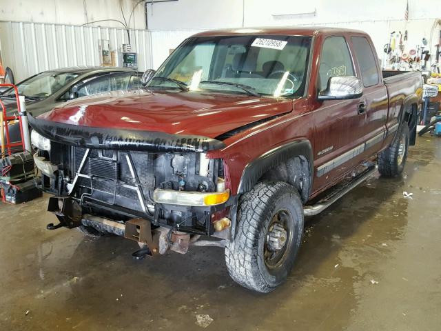 1GCHK29U62Z196510 - 2002 CHEVROLET SILVERADO MAROON photo 2