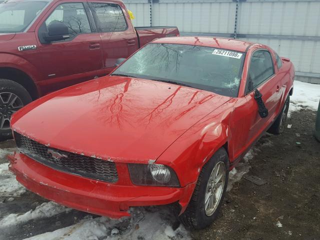 1ZVFT80N275295933 - 2007 FORD MUSTANG RED photo 2