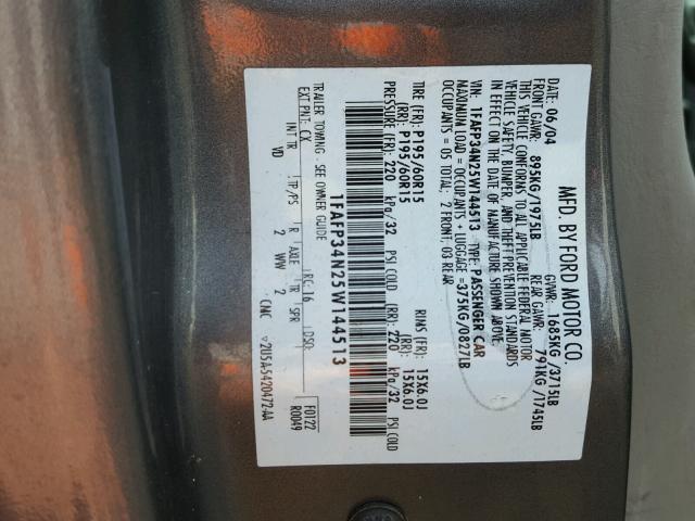 1FAFP34N25W144513 - 2005 FORD FOCUS ZX4 GRAY photo 10