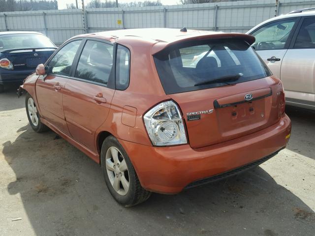 KNAFE161885017447 - 2008 KIA SPECTRA5 5 ORANGE photo 3