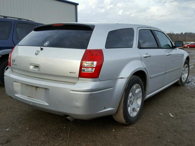 2D4FV47V67H622941 - 2007 DODGE MAGNUM SXT SILVER photo 4