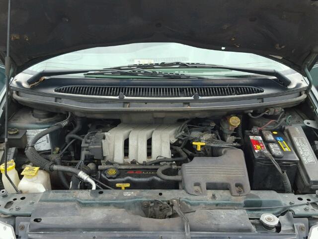 1C4GP54L8VB213138 - 1997 CHRYSLER TOWN & COU GREEN photo 7