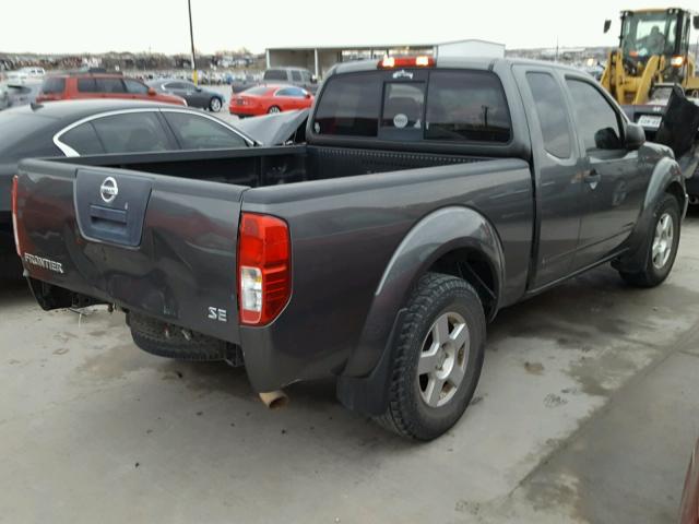 1N6AD06U57C446881 - 2007 NISSAN FRONTIER K GRAY photo 4