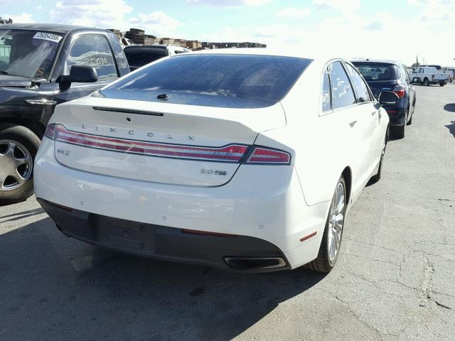 3LN6L2J93DR815384 - 2013 LINCOLN MKZ WHITE photo 4