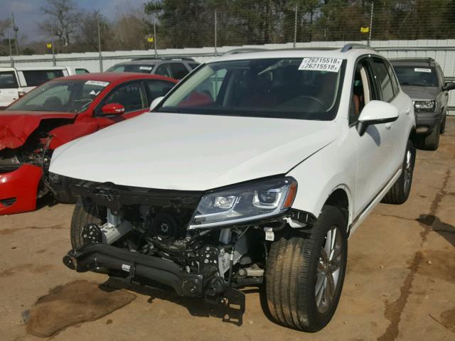 WVGEF9BP6GD010775 - 2016 VOLKSWAGEN TOUAREG SP WHITE photo 2