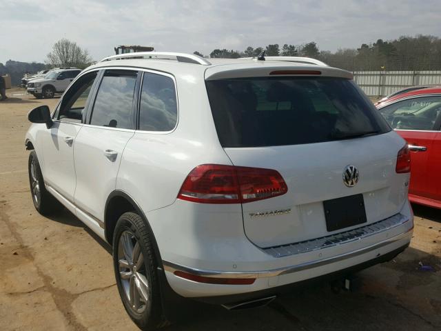 WVGEF9BP6GD010775 - 2016 VOLKSWAGEN TOUAREG SP WHITE photo 3