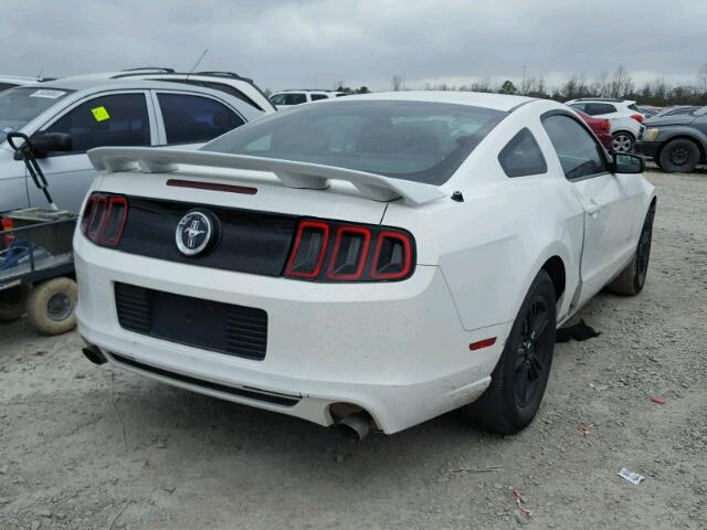 1ZVBP8AM2D5241942 - 2013 FORD MUSTANG WHITE photo 4