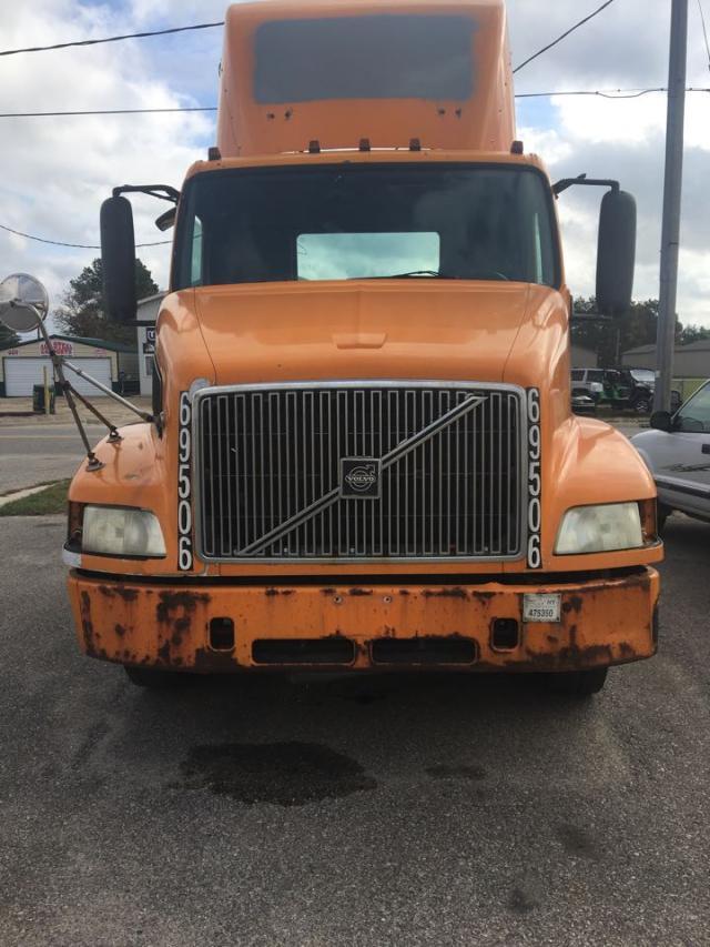 4V4MD2RF3YN231227 - 2000 VOLVO VN ORANGE photo 5