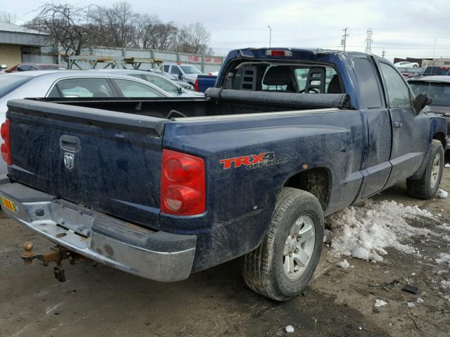 1D7HW42N96S501683 - 2006 DODGE DAKOTA SLT BLUE photo 4