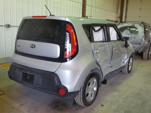 KNDJN2A2XG7841973 - 2016 KIA SOUL SILVER photo 4