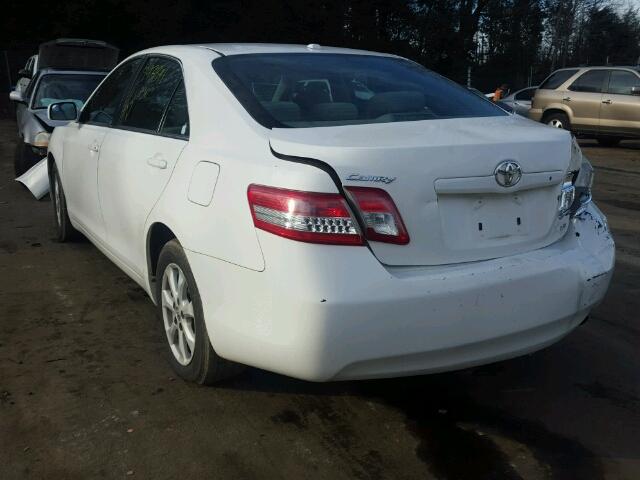 4T1BF3EK3BU751698 - 2011 TOYOTA CAMRY BASE WHITE photo 3