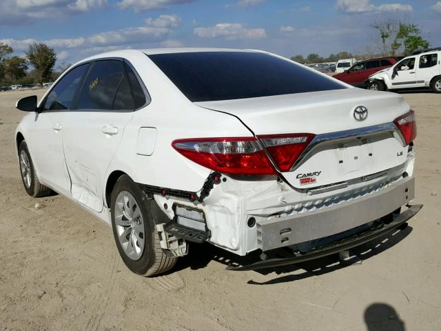 4T1BF1FK4HU283153 - 2017 TOYOTA CAMRY LE WHITE photo 3