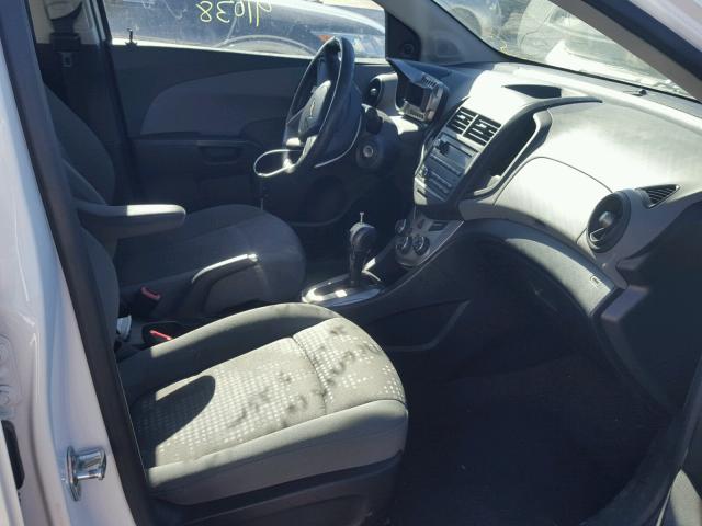 1G1JA6SH2C4162502 - 2012 CHEVROLET SONIC LS 白色 照片 5