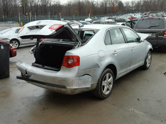 3VWDT71K85M642940 - 2005 VOLKSWAGEN NEW JETTA SILVER photo 4