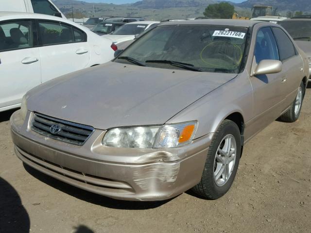 4T1BG22K31U099028 - 2001 TOYOTA CAMRY CE GOLD photo 2