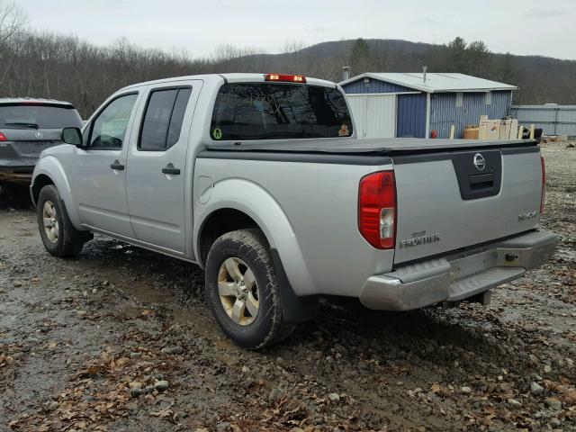 1N6AD07W89C423730 - 2009 NISSAN FRONTIER C SILVER photo 3