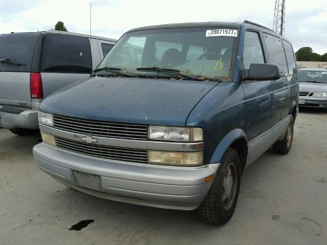 1GNDM19W2YB131389 - 2000 CHEVROLET ASTRO BLUE photo 2