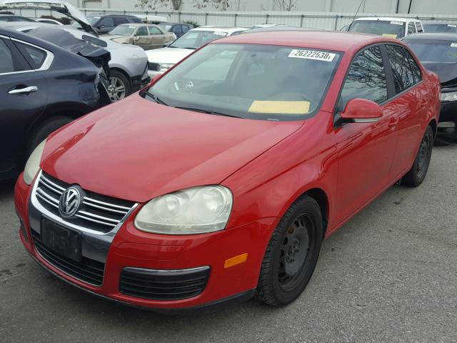 3VWJM71K58M078653 - 2008 VOLKSWAGEN JETTA S RED photo 2