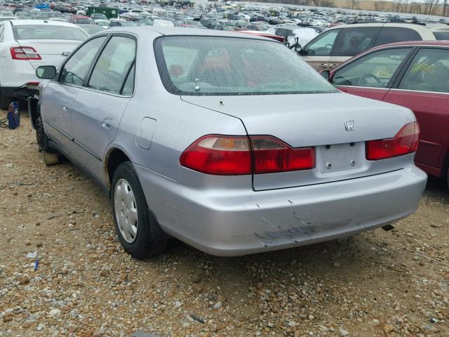 1HGCG5644WA100042 - 1998 HONDA ACCORD LX SILVER photo 3