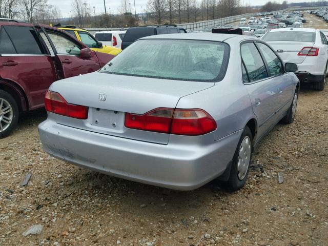 1HGCG5644WA100042 - 1998 HONDA ACCORD LX SILVER photo 4